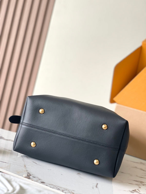 BORSA HOBO LOW KEY MM 35 IN PELLE DI VITELLO LISCIA NERA