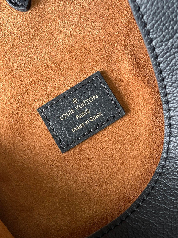 BORSA HOBO LOW KEY MM 35 IN PELLE DI VITELLO LISCIA NERA