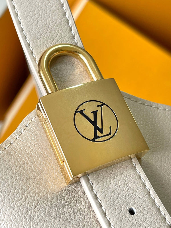 BORSA HOBO LOW KEY MM 35 IN PELLE DI VITELLO LISCIA BEIGE AVORIO