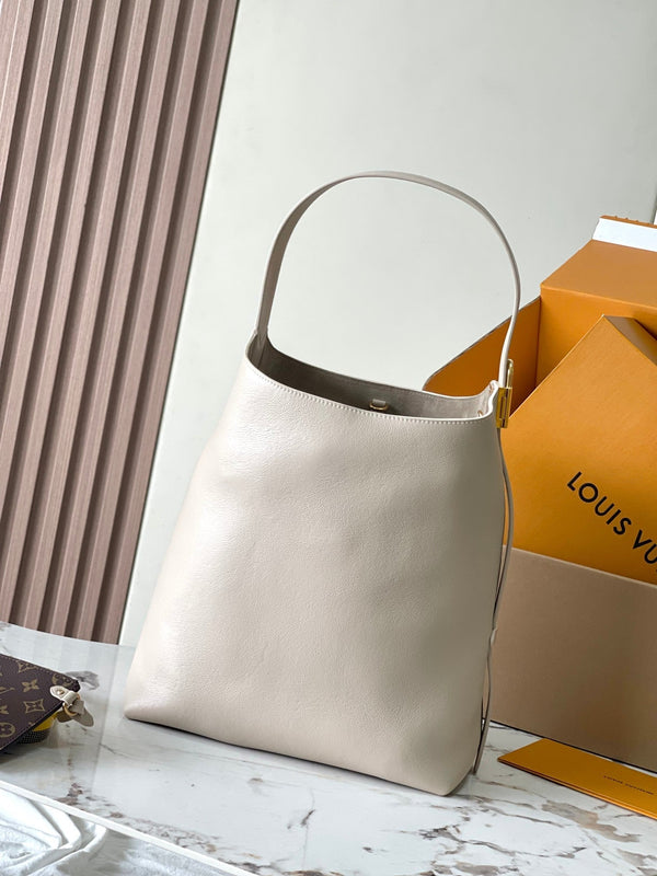 BORSA HOBO LOW KEY MM 35 IN PELLE DI VITELLO LISCIA BEIGE AVORIO