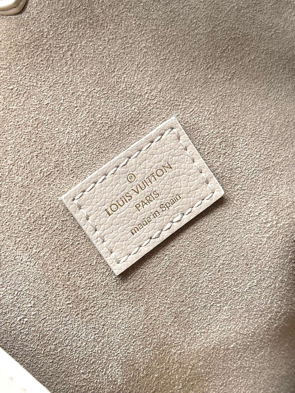 BORSA HOBO LOW KEY MM 35 IN PELLE DI VITELLO LISCIA BEIGE AVORIO