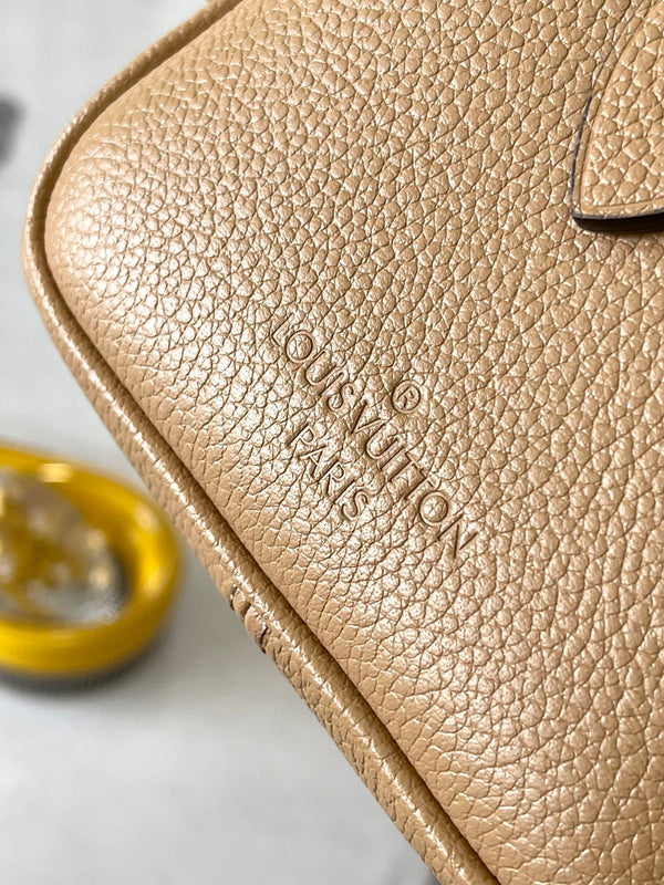 SPEEDY BANDOULIÈRE 20 IN PELLE EMPREINTE MONOGRAM TÈ AL LATTE