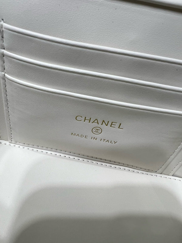 CC 25S Piccolo Vanity 17cm Pelle di vitello grana bianca Hardware oro chiaro