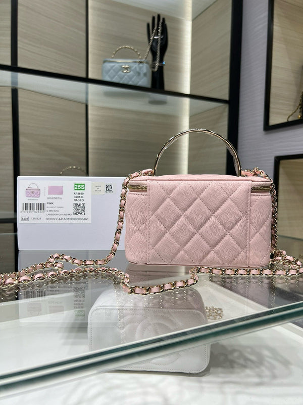 CC 25S Piccola borsa da toeletta 17 cm in pelle di vitello grana rosa con finiture in oro chiaro