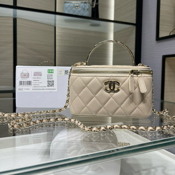 CC 25S Piccolo Vanity 17cm Pelle di vitello martellata beige Hardware oro chiaro