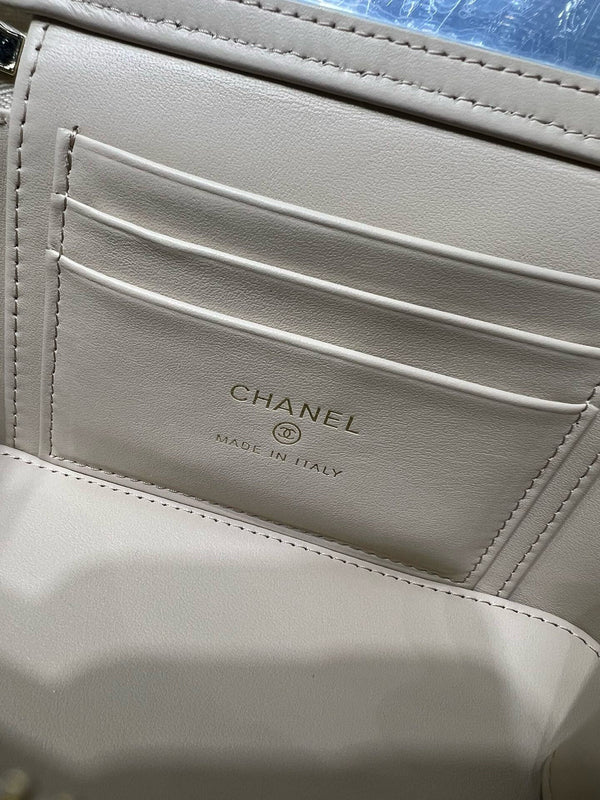 CC 25S Piccolo Vanity 17cm Pelle di vitello martellata beige Hardware oro chiaro