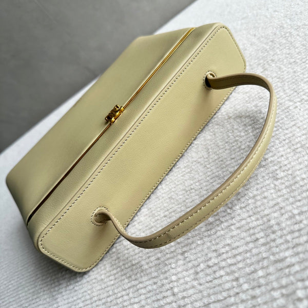 CL 26s rectangle veau souple beige