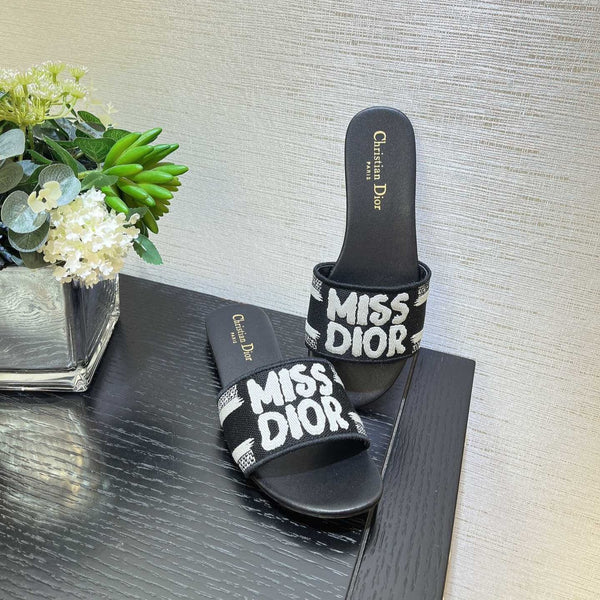 dway slide embroidered black cotton