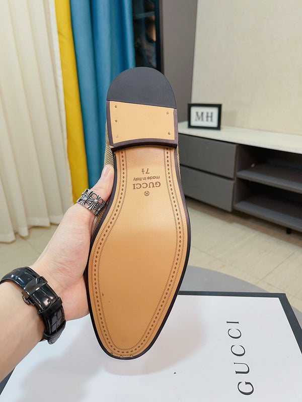 Mocassino da uomo GG con morsetto in tessuto marrone 520454