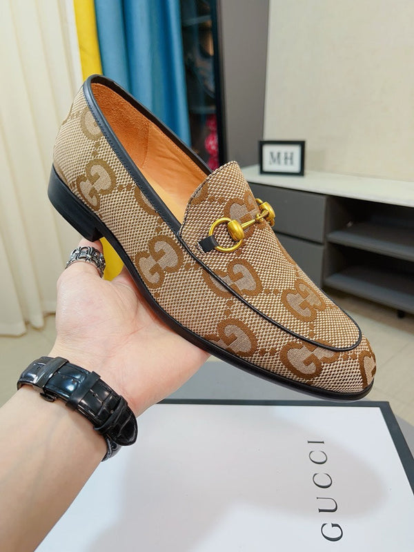 Mocassino da uomo GG con morsetto in tessuto marrone 520454