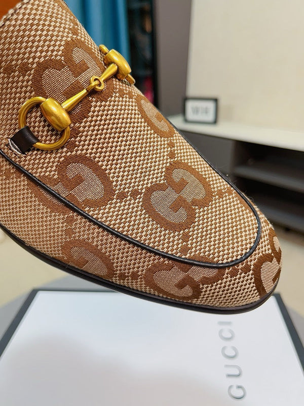 Mocassino da uomo GG con morsetto in tessuto marrone 520454