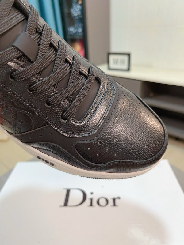 CD B27 SNEAKER BASSA IN PELLE DI VITELLO CON MONOGRAMMA NERO