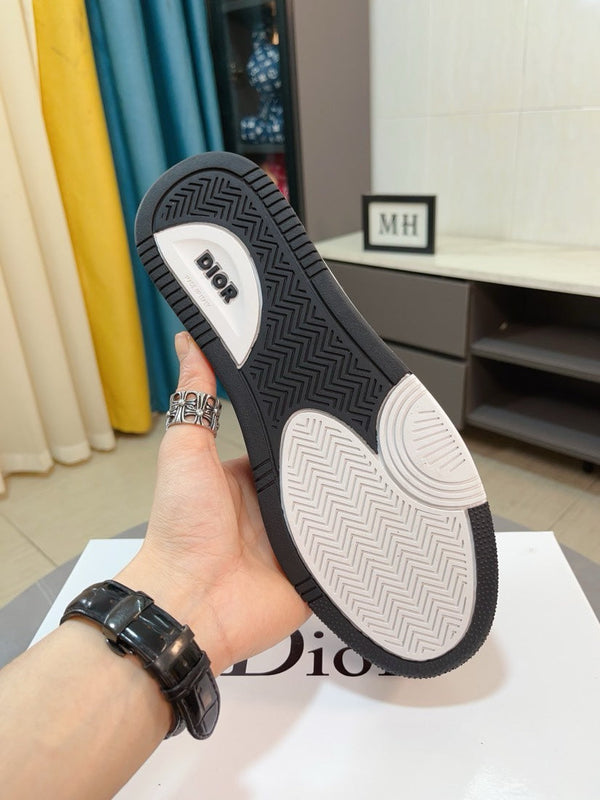 CD B27 SNEAKER BASSA IN PELLE DI VITELLO CON MONOGRAMMA NERO