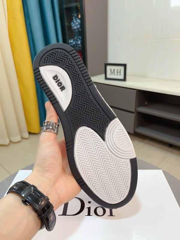 CD B27 LOW-TOP SNEAKER WHITE MONOGRAM CALFSKIN