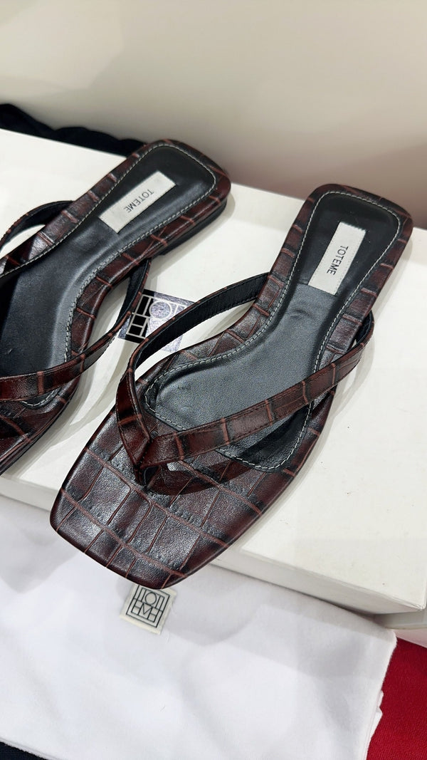 Totem Thong Sandals Burgundy Croc-Effect Leather 751655