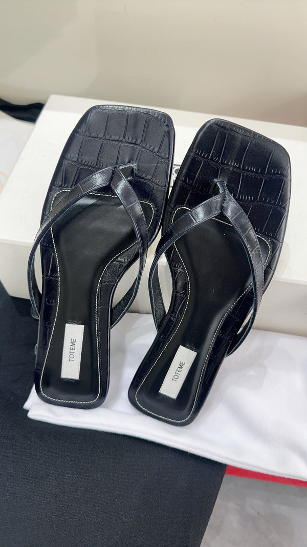 Totem Thong Sandals Black Croc-Effect Leather 751656
