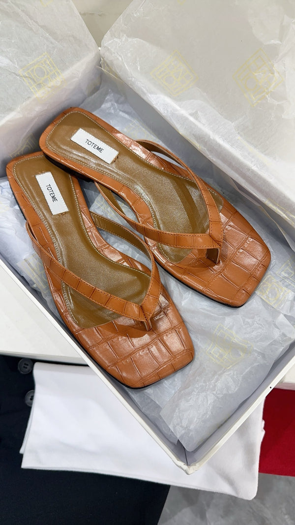 Toteme Thong Sandals Brown Croc-Effect Leather 751660