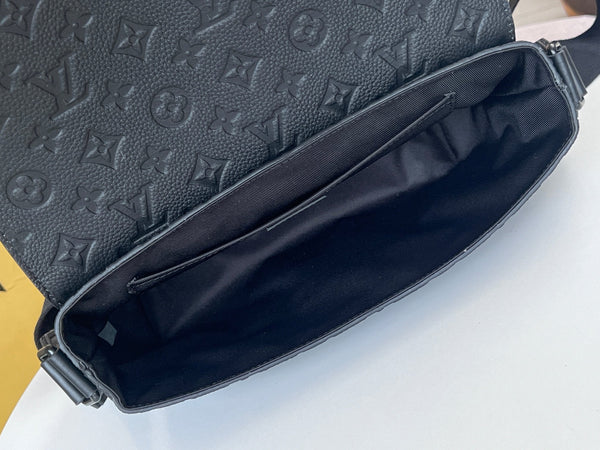 LV S-Cape Messenger Bag 28cm Black Taurillon Monogram leather