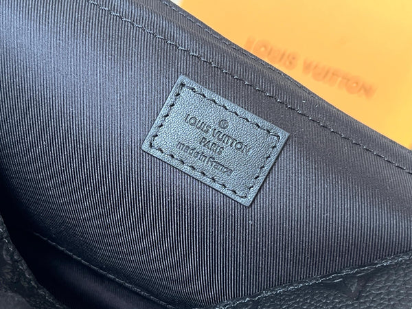 LV S-Cape Messenger Bag 28cm Black Taurillon Monogram leather