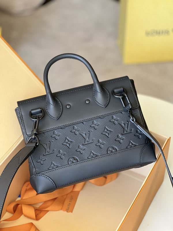 Borsa LV Steamer PM 25 cm in pelle Taurillon Monogram nera