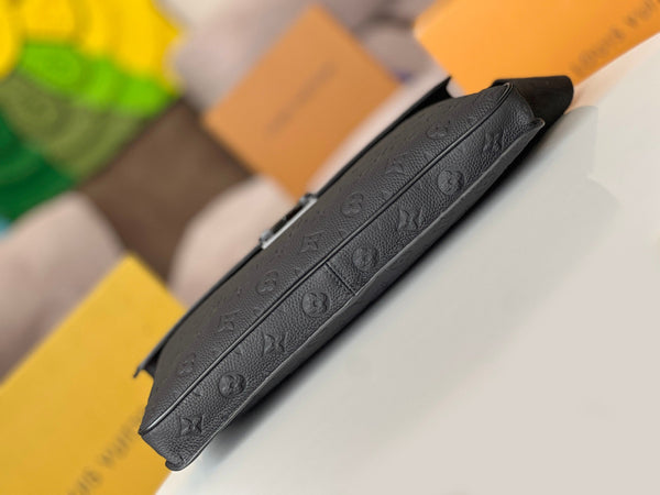 LV S-Lock Briefcase 39cm Black Taurillon Monogram leather