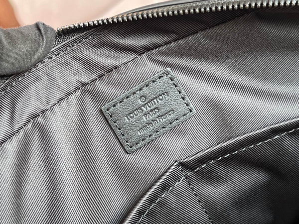 LV Pilot Briefcase 39cm Black Cowhide 257876