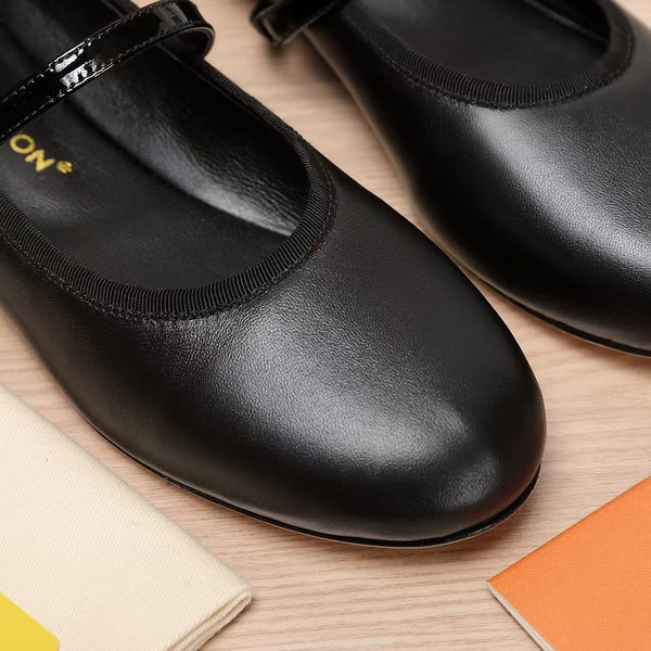 LV 25C Romy Flat Black Sheepskin 218304