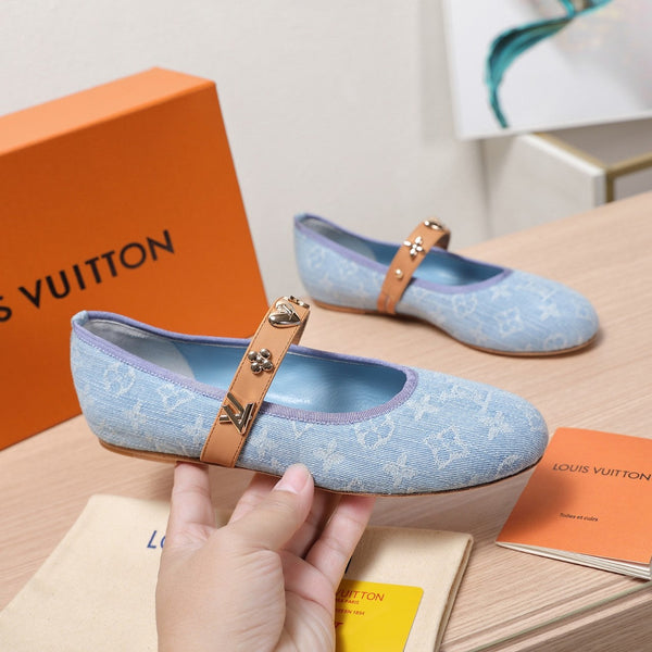 LV 25C Romy Flat Blue Pastel Monogram Denim Fabric con logo dorato 218310