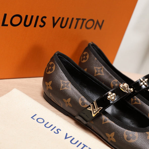 LV 25C Romy Flat Caramel Brown Monogram With gold logo Sheepskin 218308