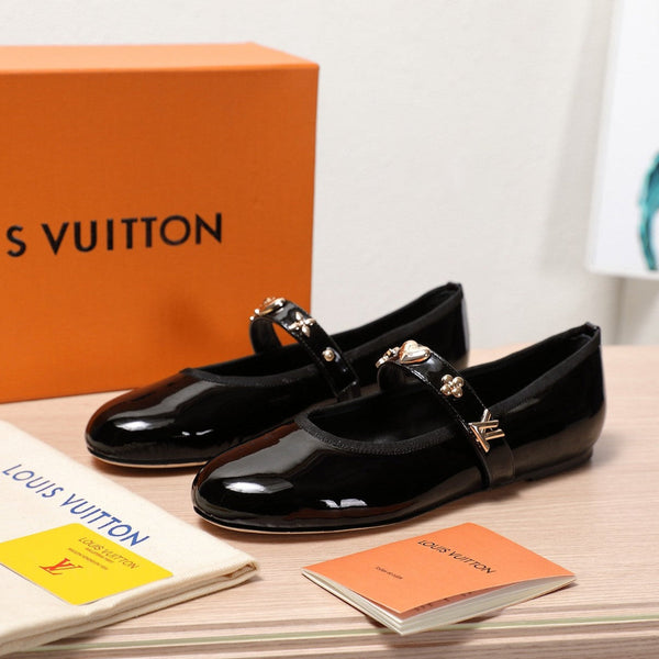 LV 25C Romy Flat Nero Pelle di vitello verniciata Con logo dorato 218307