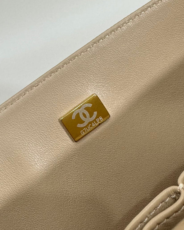 flap bag medium 25 beige caviar gold hardware