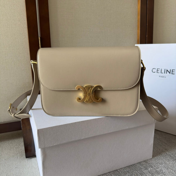 Classica triomphe 22 pelle di vitello beige hardware dorato