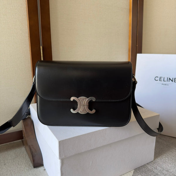 classico triomphe 22 pelle di vitello nera hardware argento