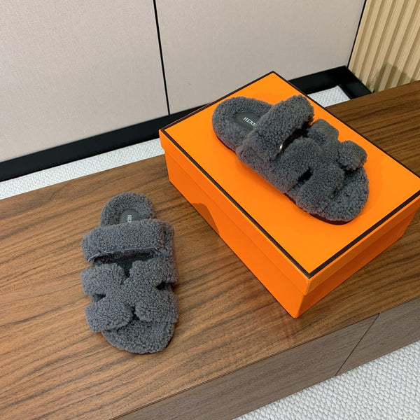 HM Chypre Sandal In Dark Grey Lamb Wool 984183