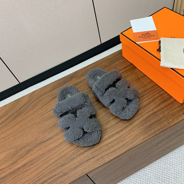 HM Chypre Sandal In Dark Grey Lamb Wool 984183