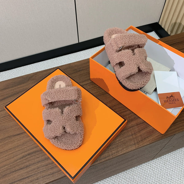 HM Chypre Sandal In Light Pink Lamb Wool 984184