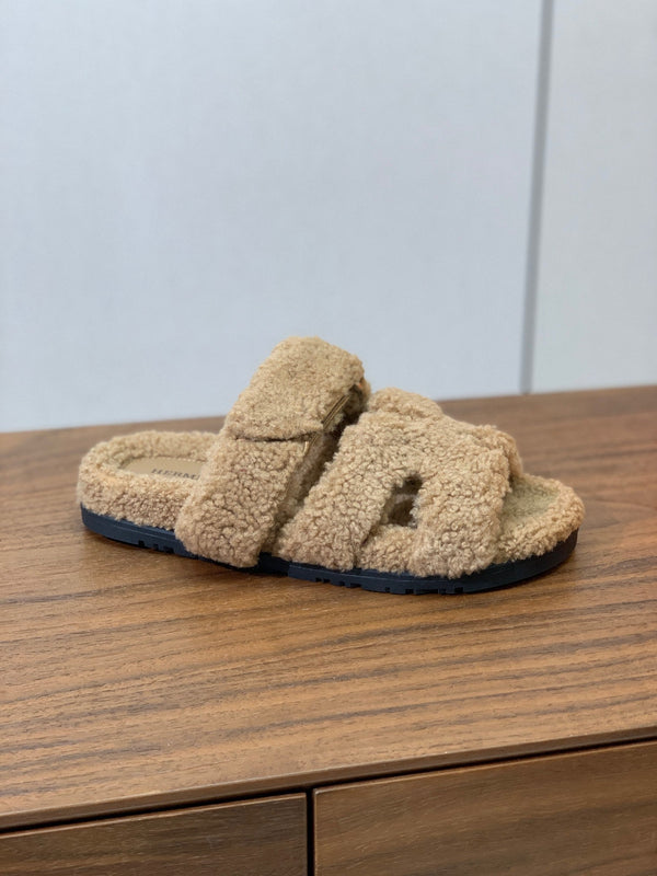 HM Chypre Sandal In Light Brown Lamb Wool 984186