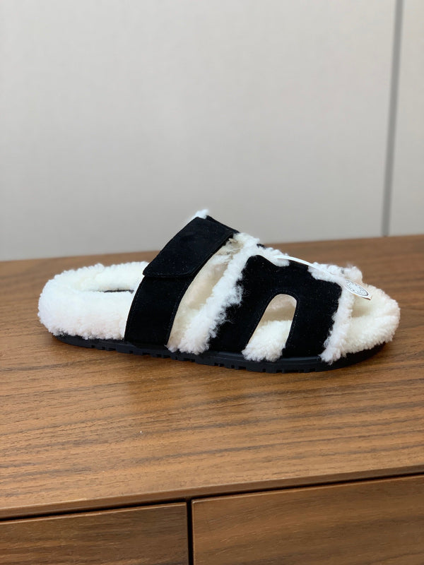 HM Chypre Sandal In Black Mix White Fleece And Suede 984199