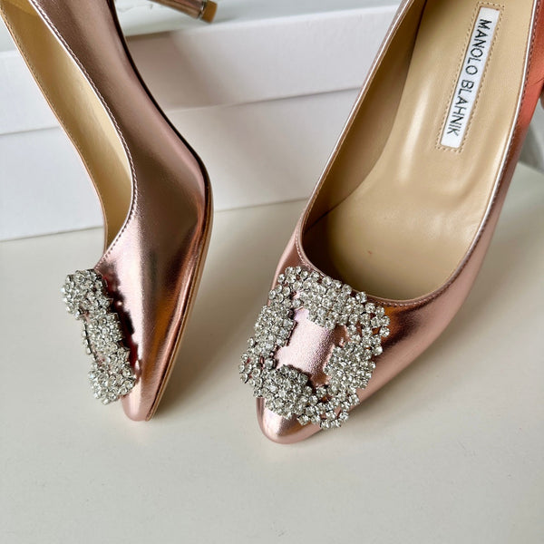 Manolo Diamond Buckle Pumps Pink Gold Mirror Cowhide 451181