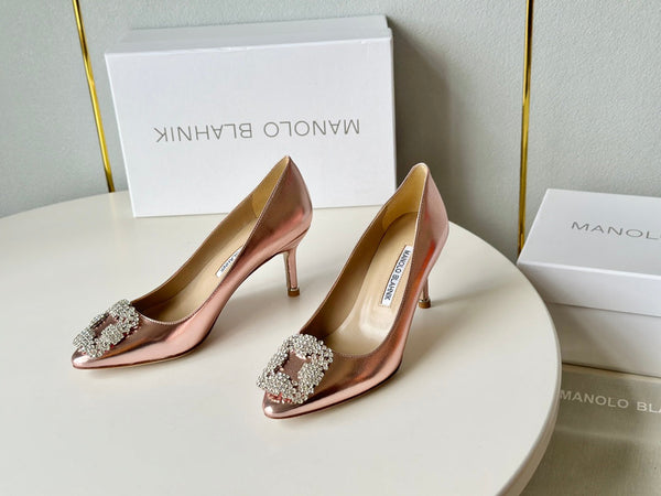 Manolo Diamond Buckle Pumps Pink Gold Mirror Cowhide 451181