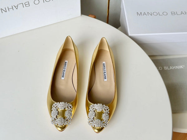 Manolo Diamond Buckle Pumps Gold Mirror Leather 451182