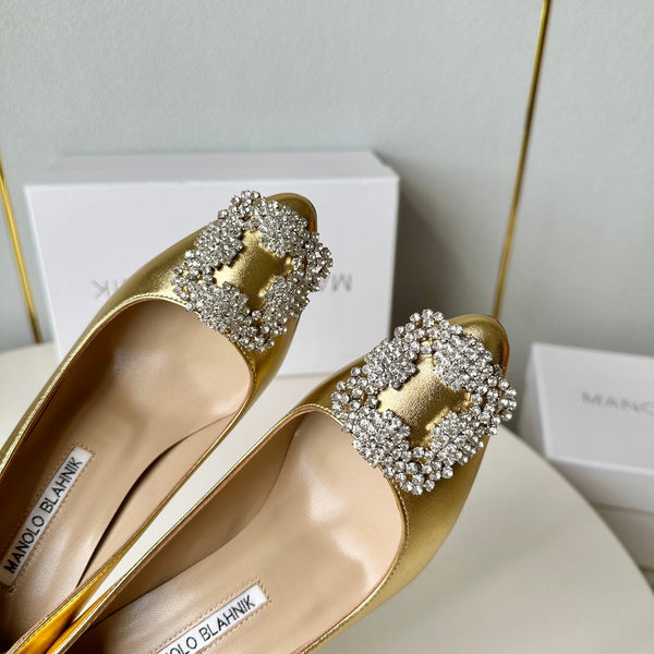 Manolo Diamond Buckle Pumps Gold Mirror Leather 451182