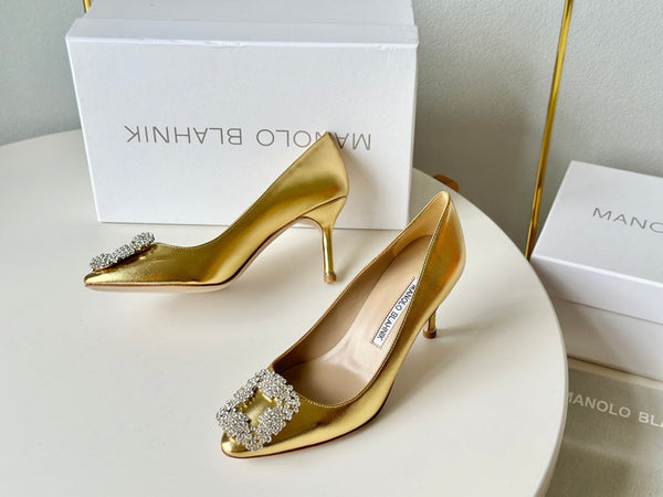 Manolo Diamond Buckle Pumps Gold Mirror Leather 451182