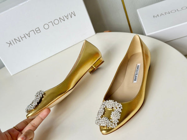 Manolo Diamond Buckle Pumps Gold Mirror Leather 451182