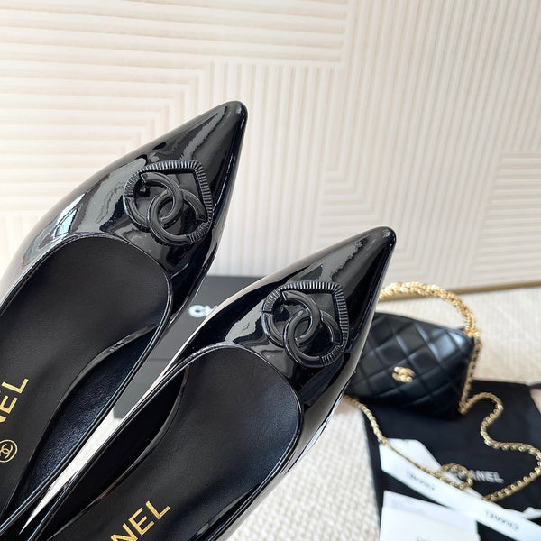 CC 26s Pointed-Toe Pump Black Patent Leather 787144