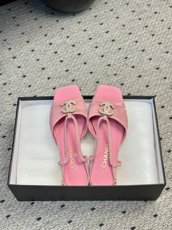 CC 25 Marry Jane Sandals Pink Suede 329774
