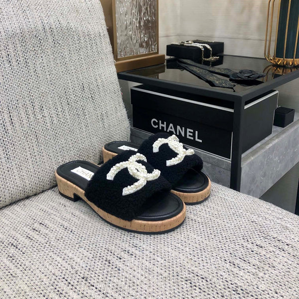 CC Pearl Plush Slides Black Wool Leather 970127