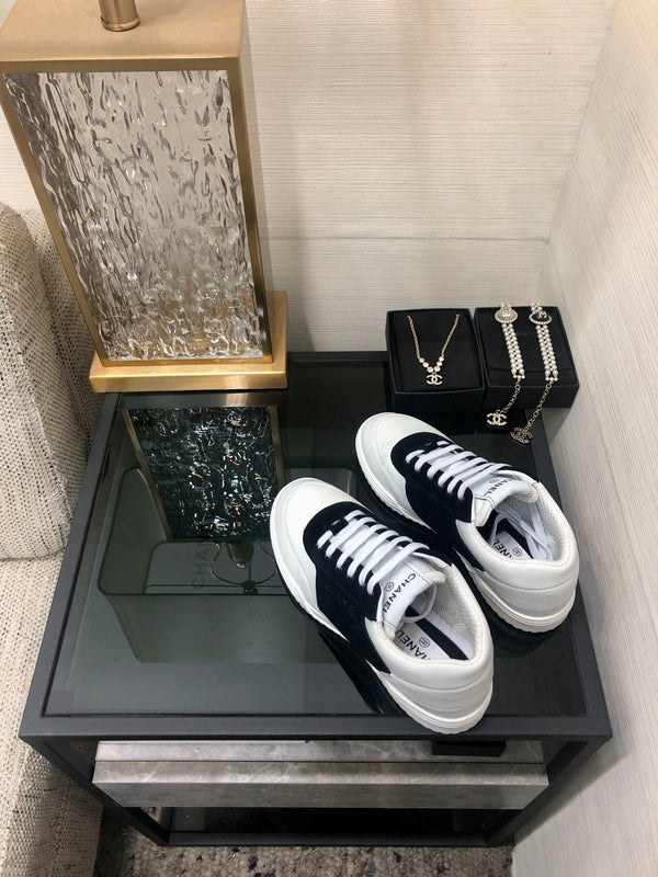CC 24C Sneaker White Black Suede Sheepskin 688655