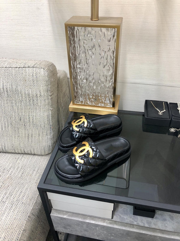 mule sandal 30 black quilted waxed leather