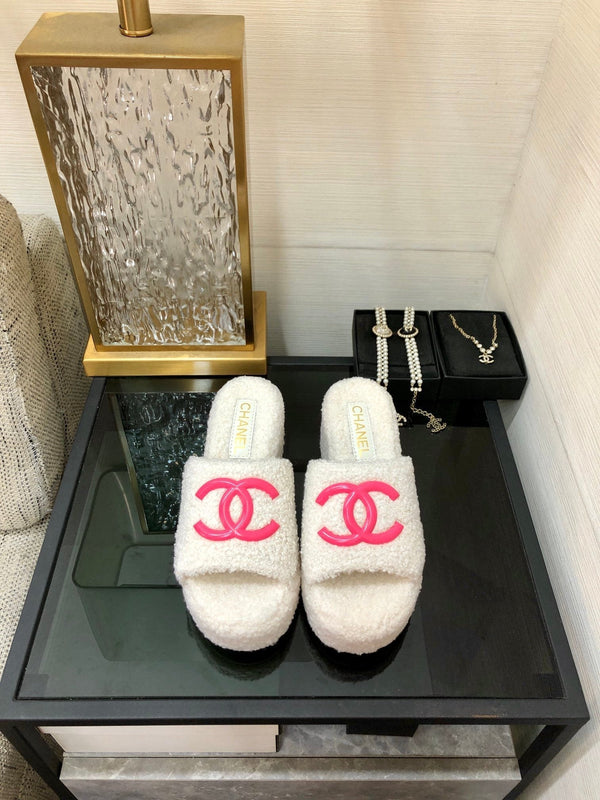 Sandalo con zeppa CC in lana bianca